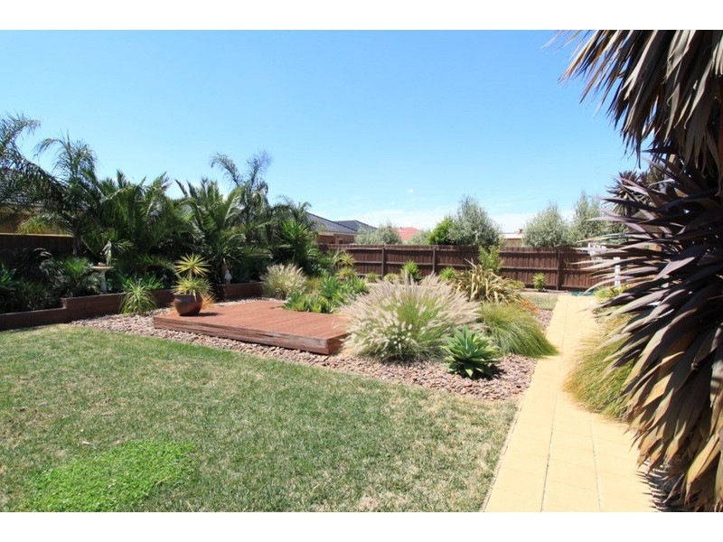 44 Meadowglen Drive, Melton West VIC 3337