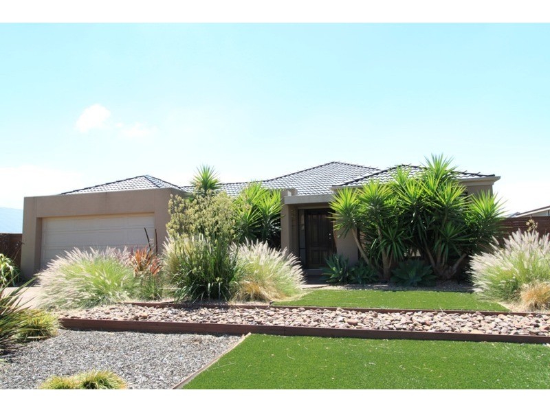 44 Meadowglen Drive, Melton West VIC 3337