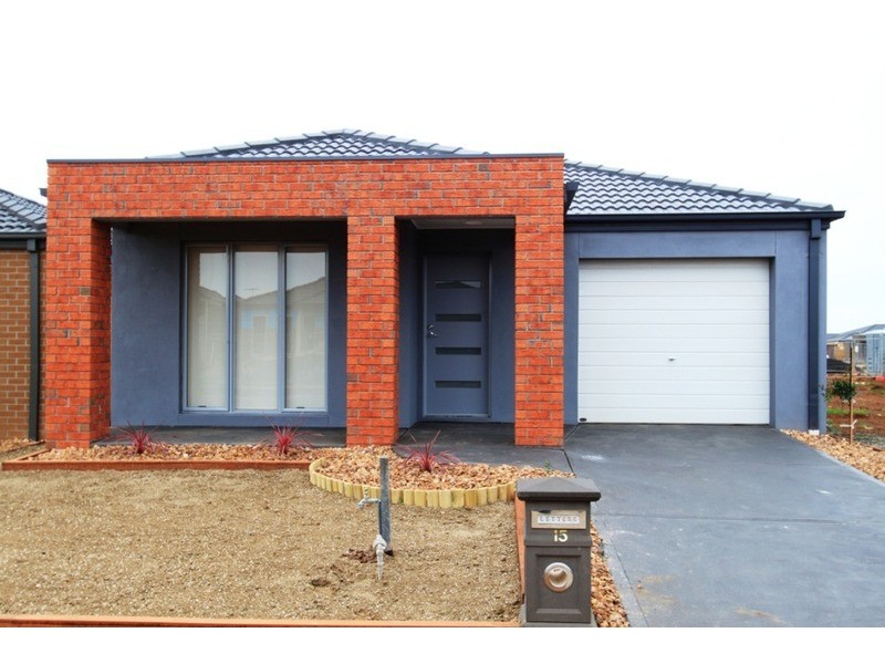 15 Triandra Place, Brookfield VIC 3338
