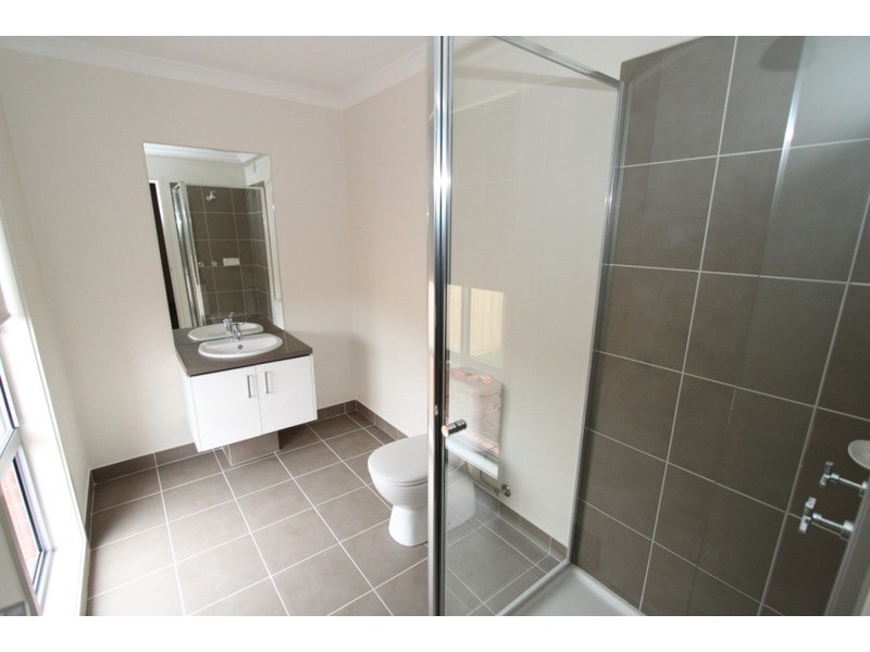 15 Triandra Place, Brookfield VIC 3338