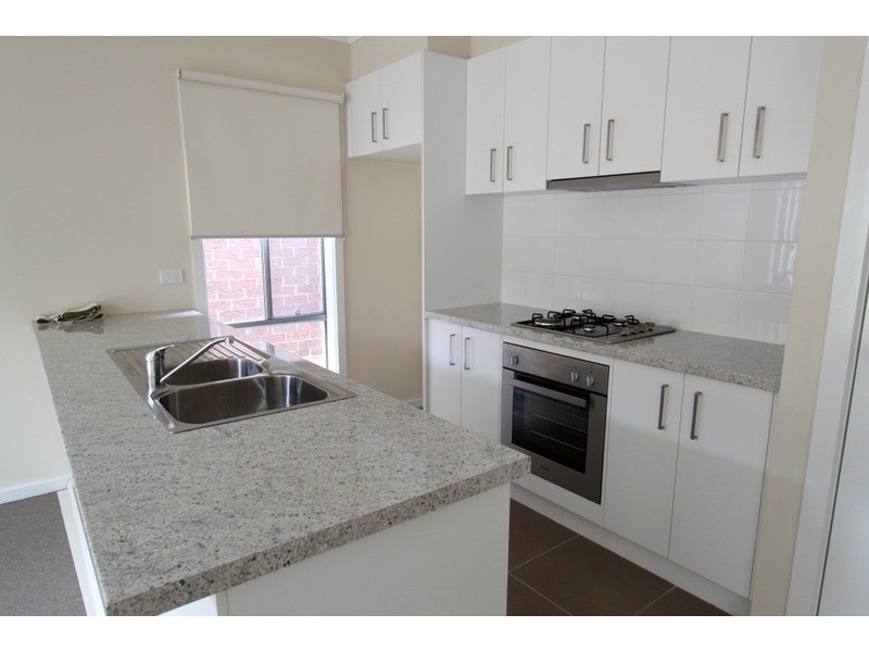 2 Kate Avenue, Melton West VIC 3337