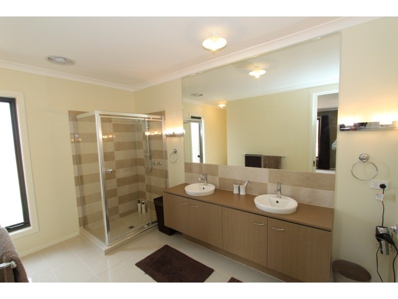 113 Caitlyn Drive, Melton West VIC 3337