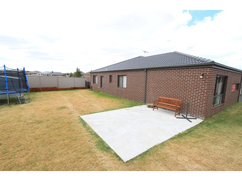 113 Caitlyn Drive, Melton West VIC 3337