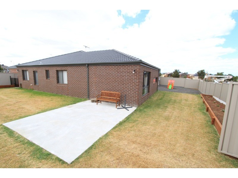 113 Caitlyn Drive, Melton West VIC 3337