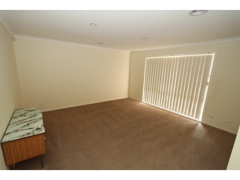 3 Wetherby Place, Melton West VIC 3337
