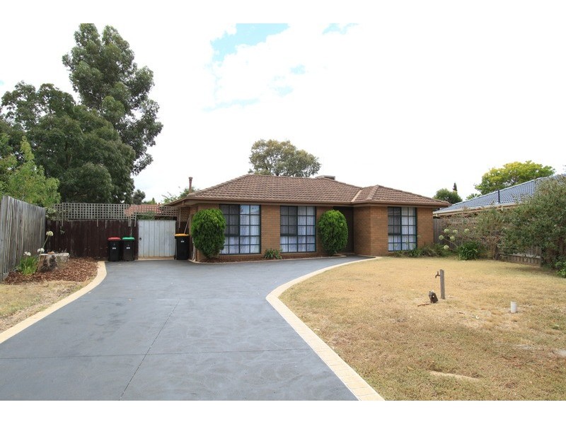 9 Lloyd Court, Brookfield VIC 3338