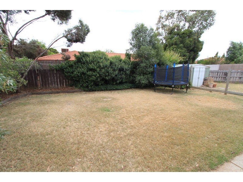 9 Lloyd Court, Brookfield VIC 3338