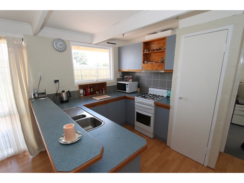 1  Berkley  Place, Melton VIC 3337