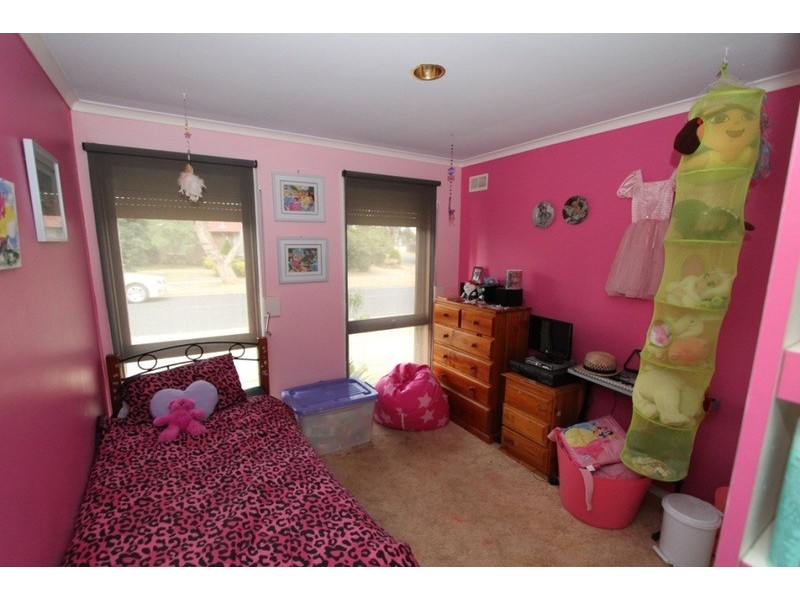 1 Churchill  Way, Melton West VIC 3337