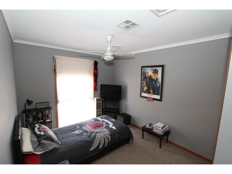 11 Peart Court, Brookfield VIC 3338