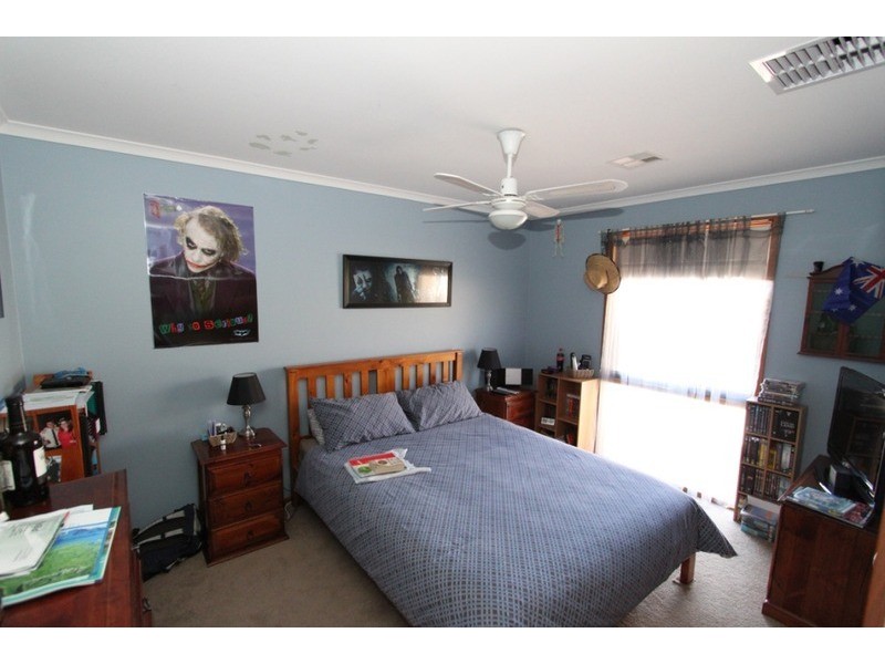 11 Peart Court, Brookfield VIC 3338