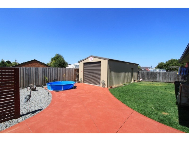 11 Peart Court, Brookfield VIC 3338