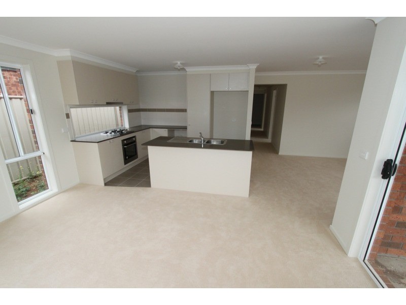 9 Clare Street, Brookfield VIC 3338