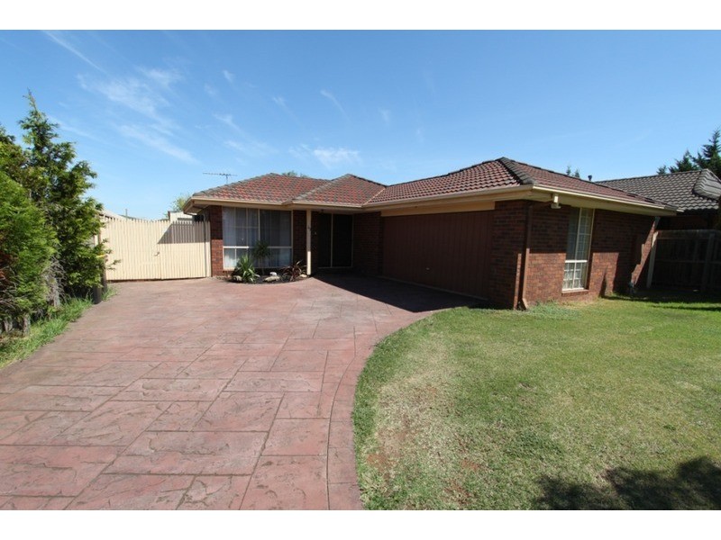 63 Walsingham  Crescent, Kurunjang VIC 3337