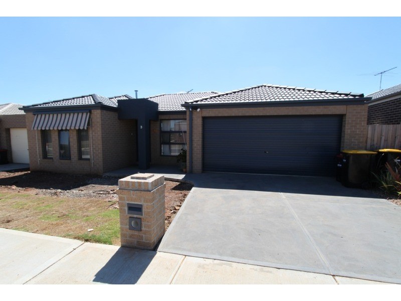 3 Petrea  Place, Melton VIC 3337