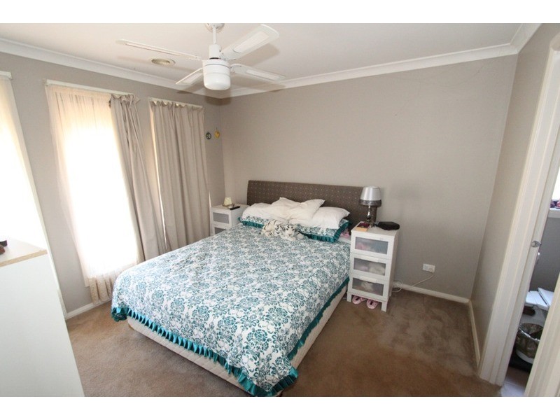 3 Petrea  Place, Melton VIC 3337