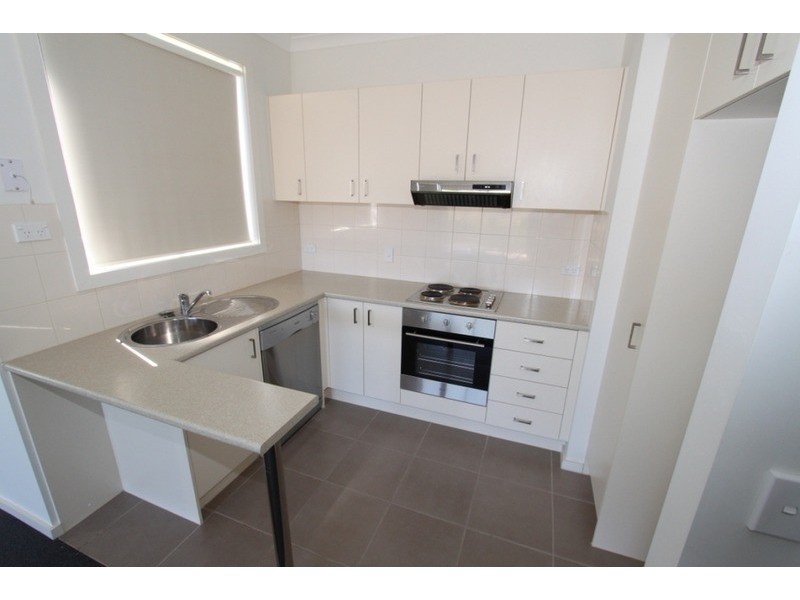 5/9 Petrea Place, Melton West VIC 3337