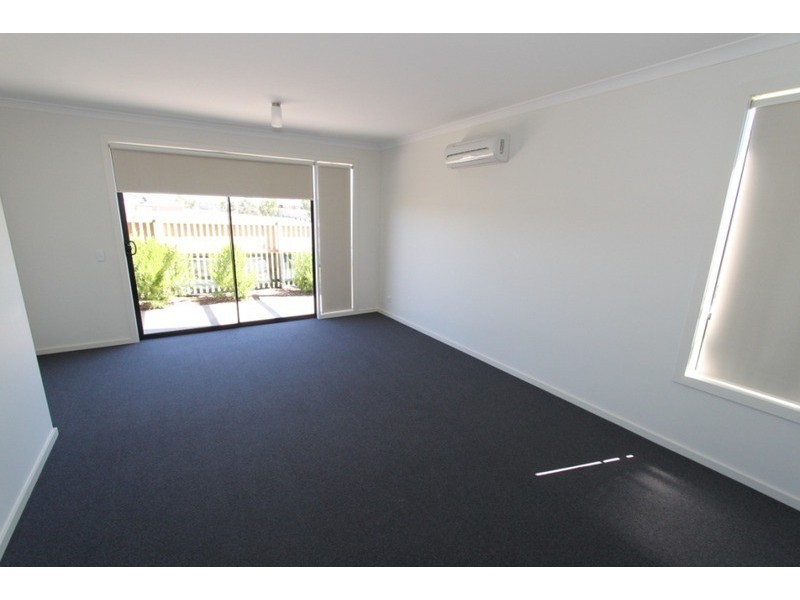5/9 Petrea Place, Melton West VIC 3337