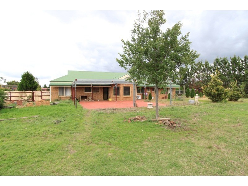 11 Isa Grange, Kurunjang VIC 3337