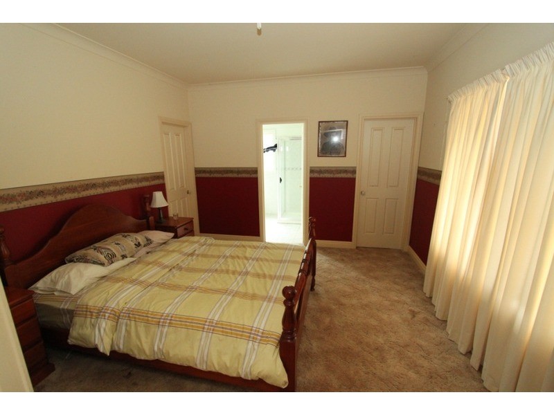 11 Isa Grange, Kurunjang VIC 3337