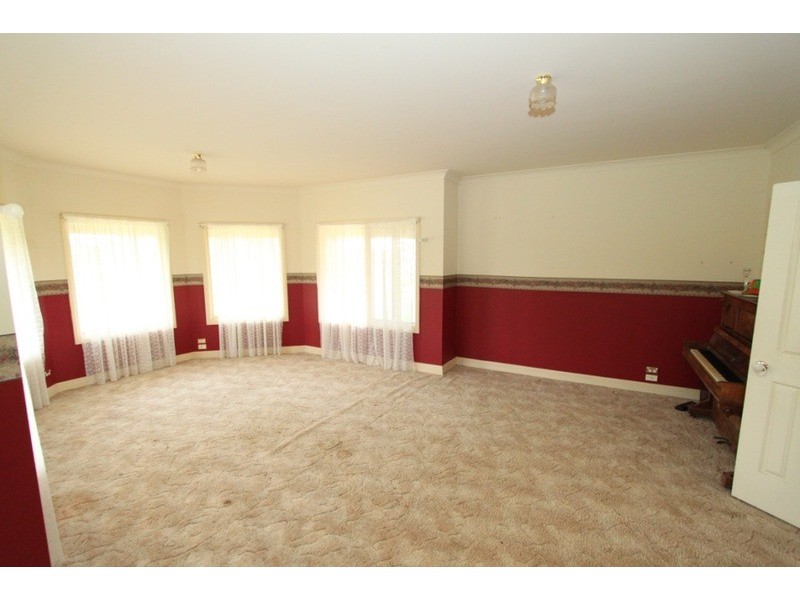 11 Isa Grange, Kurunjang VIC 3337