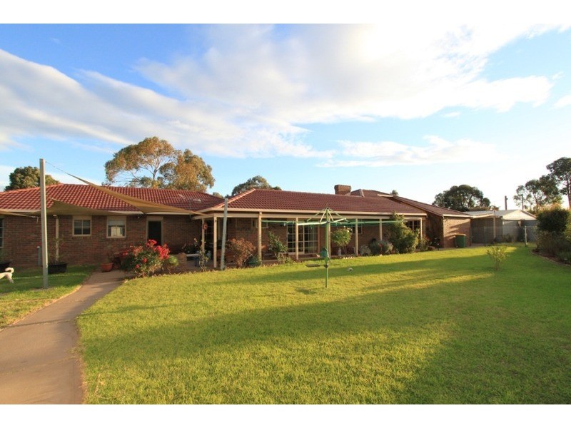 14 Cameron Court, Kurunjang VIC 3337