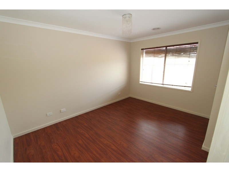 26 Lomandra Bowl, Melton West VIC 3337