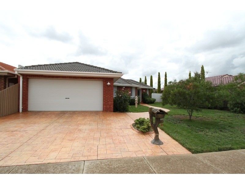 294 Centenary Avenue, Melton West VIC 3337