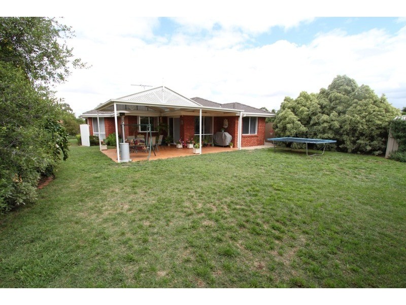 294 Centenary Avenue, Melton West VIC 3337