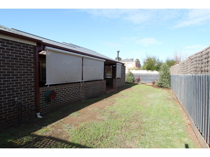 4 Dunrossil Court, Brookfield VIC 3338