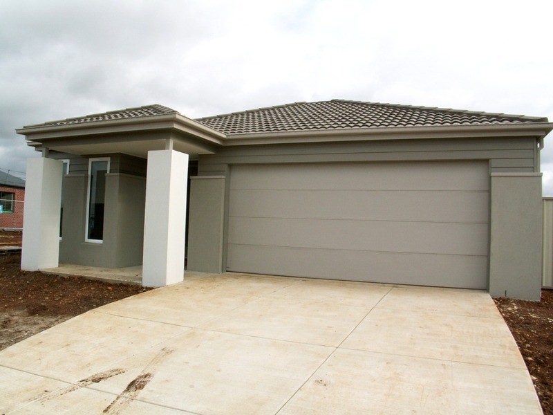 68 Fantail Way, Brookfield VIC 3338