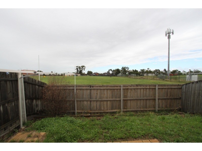 49/17 Crestmont Drive, Melton South VIC 3338