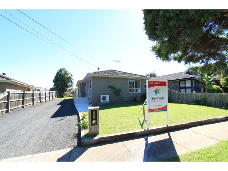 54 Falcon Drive, Melton West VIC 3337