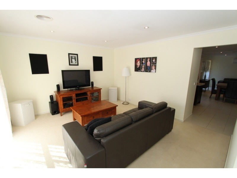 17 Tawriffic Street, Kurunjang VIC 3337