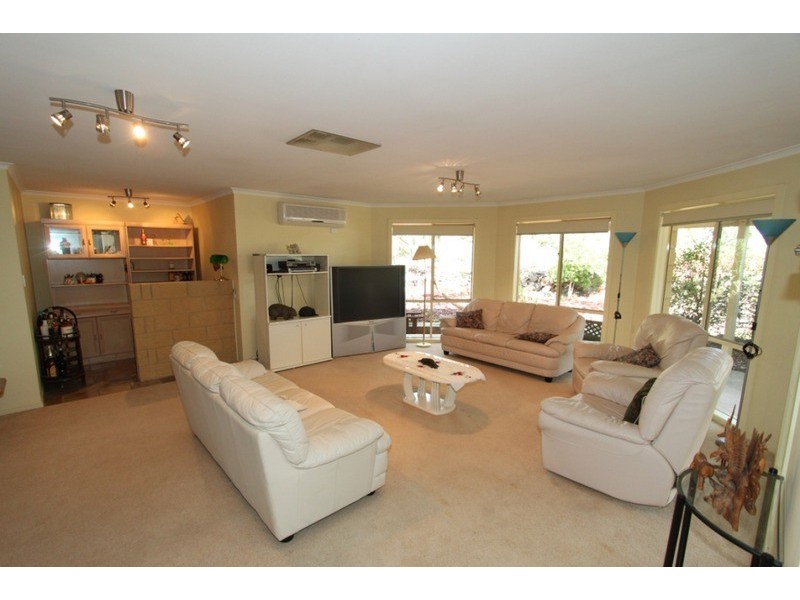 334-360 Hjorths Road, Toolern Vale VIC 3337