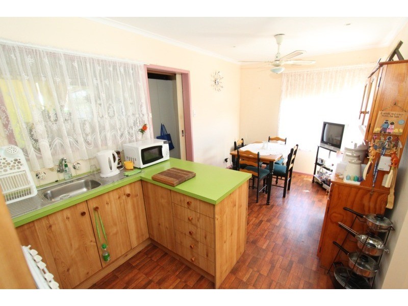 30 Vista  Drive, Melton VIC 3337