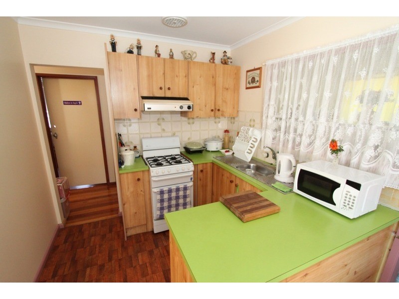 30 Vista  Drive, Melton VIC 3337