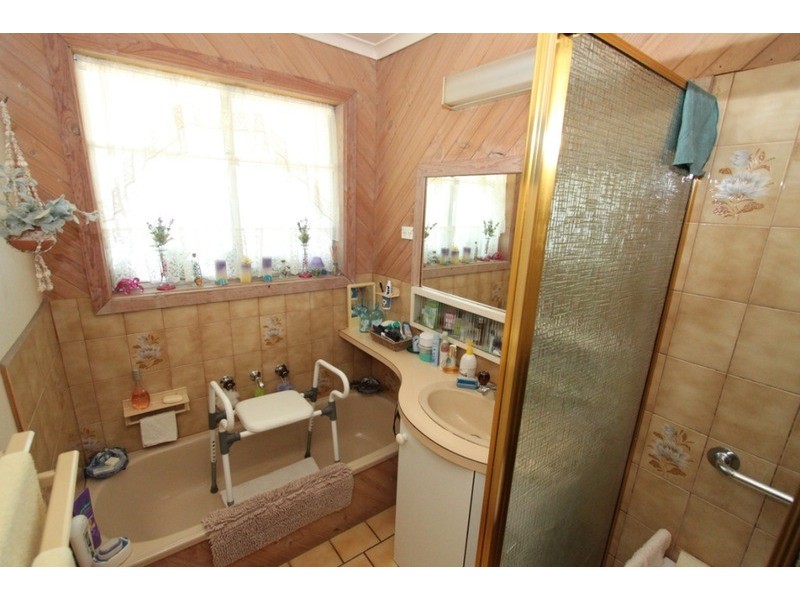 30 Vista  Drive, Melton VIC 3337