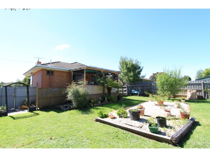 30 Vista  Drive, Melton VIC 3337