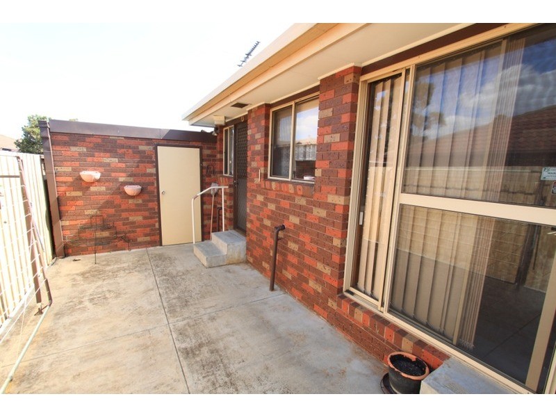 6-11/13 Oneils  Road, Melton VIC 3337
