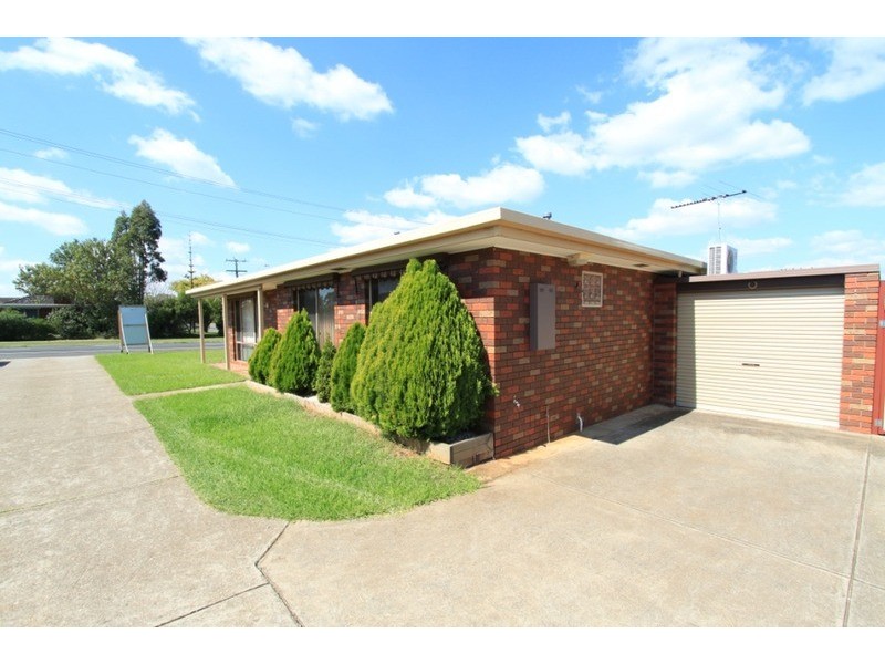 6-11/13 Oneils  Road, Melton VIC 3337