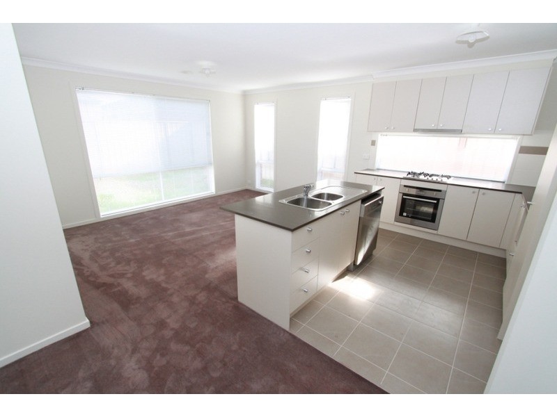 9 Clare  Street, Brookfield VIC 3338