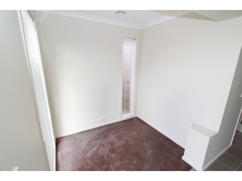 9 Clare  Street, Brookfield VIC 3338