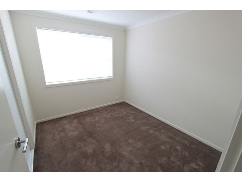 9 Clare  Street, Brookfield VIC 3338