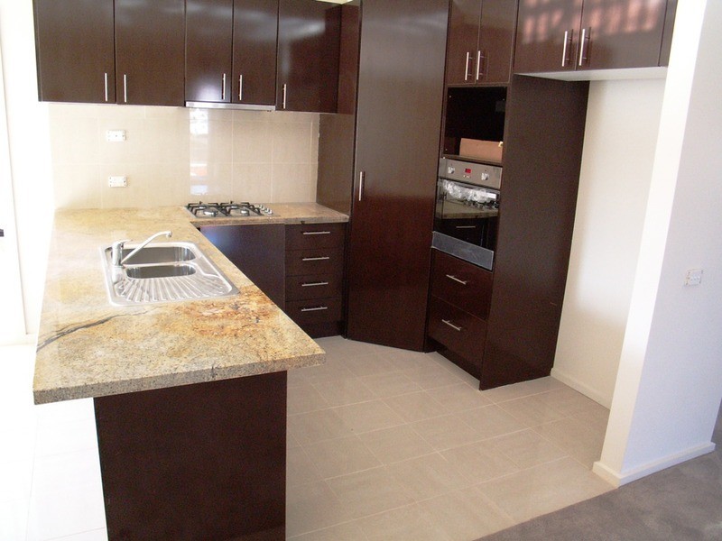 1/62 Andrew  Street, Melton South VIC 3338