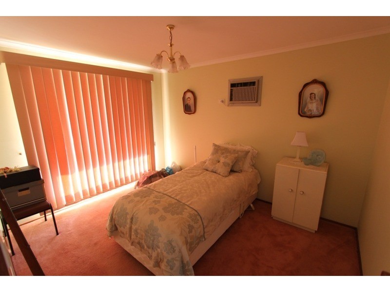 2/15-17 O’neils  Road, Melton VIC 3337