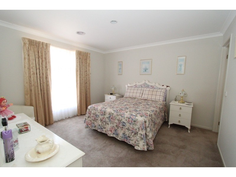 9 Faircroft Drive, Brookfield VIC 3338