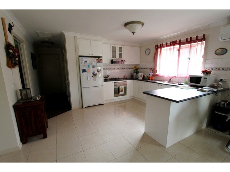 4/22 Henry Street, Melton VIC 3337