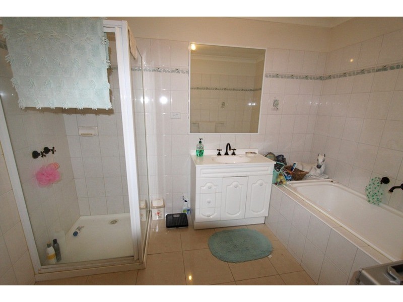 4/22 Henry Street, Melton VIC 3337