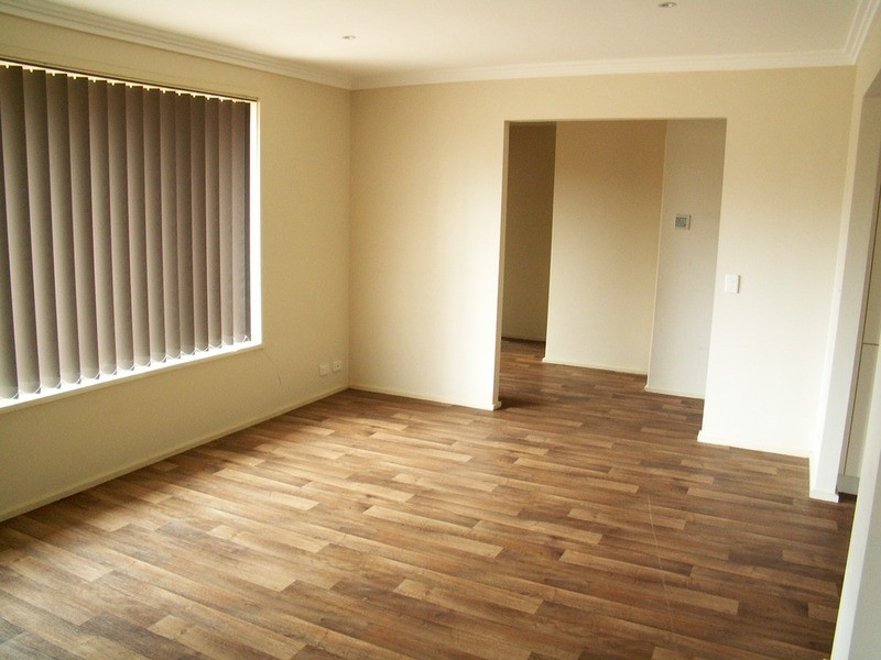 8 Kingsley Place, Melton VIC 3337